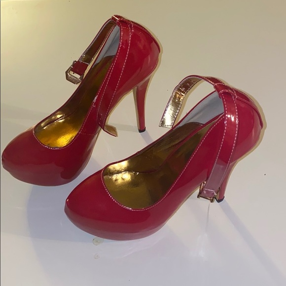 Shoes - Picture 2 of 3